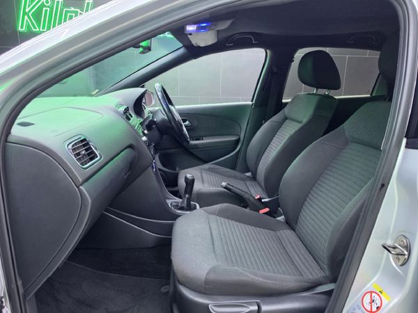 2012-Volkswagen-Polo-14-Comfortline-5-dr image:13