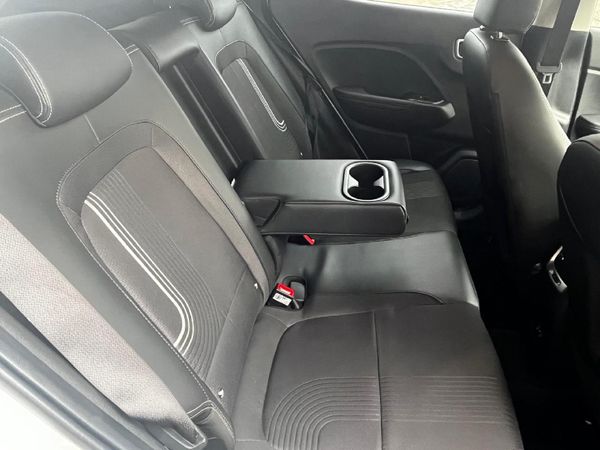 2024-Hyundai-Venue-10-TGDI-Fluid image:8