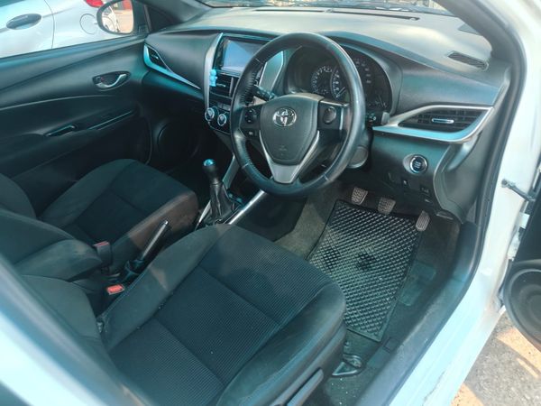 2018-Toyota-Yaris-15-XS-5-dr image:9