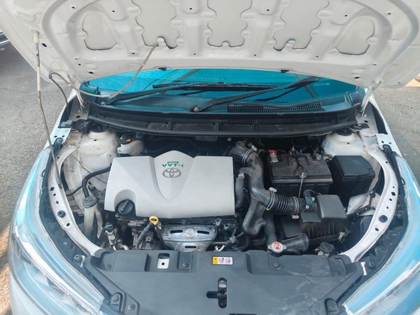 2018-Toyota-Yaris-15-XS-5-dr image:14