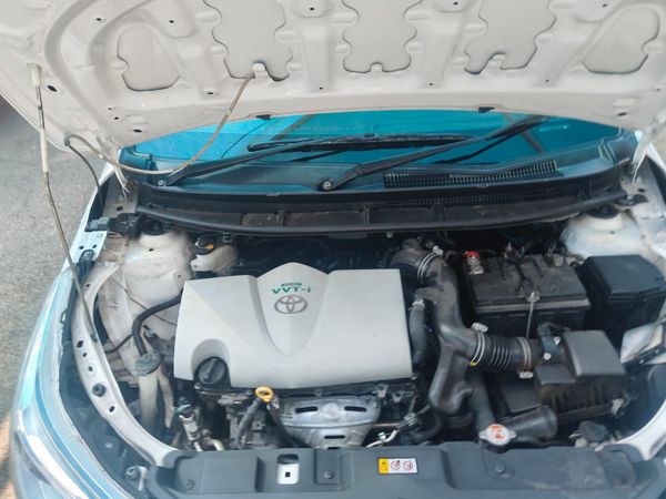 2018-Toyota-Yaris-15-XS-5-dr image:16