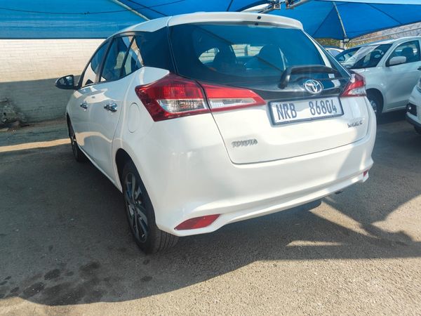 2018-Toyota-Yaris-15-XS-5-dr image:4