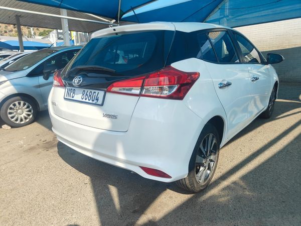 2018-Toyota-Yaris-15-XS-5-dr image:5