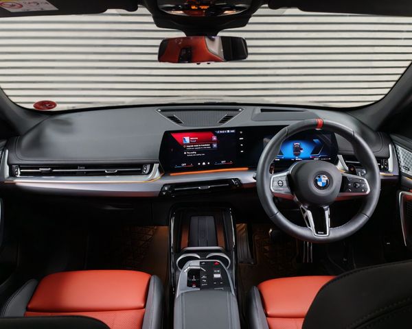 2025-BMW-X1-M35i-xDrive image:9
