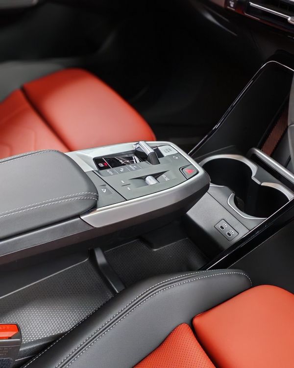 2025-BMW-X1-M35i-xDrive image:10