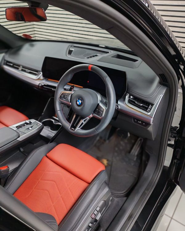 2025-BMW-X1-M35i-xDrive image:4