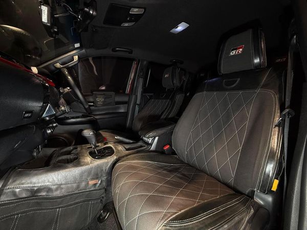 2019-Toyota-Hilux-28-GD-6-GR-S-4x4-Auto-Double-Cab image:9