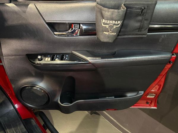 2019-Toyota-Hilux-28-GD-6-GR-S-4x4-Auto-Double-Cab image:14