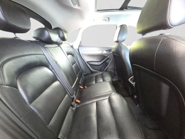 2015-Audi-Q3-20-TDI-quattro-Auto-130kW image:16