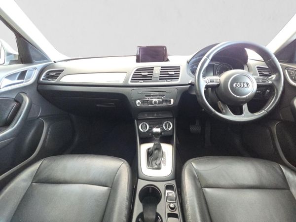 2015-Audi-Q3-20-TDI-quattro-Auto-130kW image:17