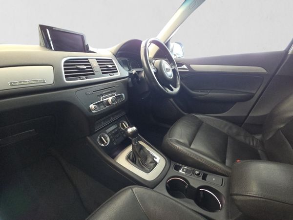 2015-Audi-Q3-20-TDI-quattro-Auto-130kW image:18