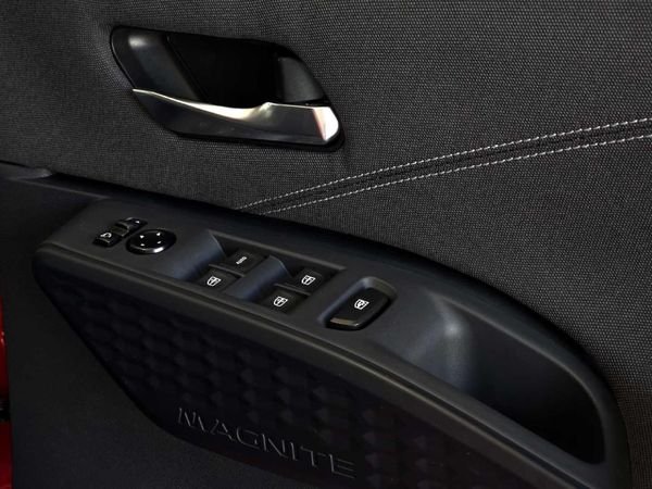 2026-Nissan-Magnite-10-Visia image:9