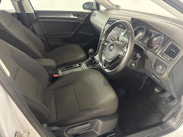 2018-Volkswagen-Golf-VII-10-TSI-Comfortline image:9