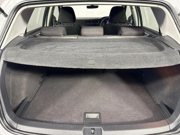 2018-Volkswagen-Golf-VII-10-TSI-Comfortline image:13