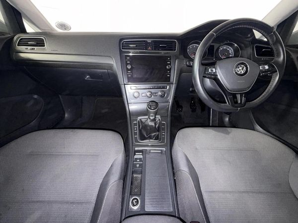 2018-Volkswagen-Golf-VII-10-TSI-Comfortline image:1