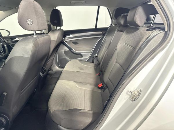 2018-Volkswagen-Golf-VII-10-TSI-Comfortline image:3