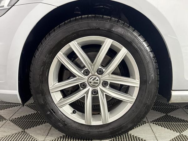2018-Volkswagen-Golf-VII-10-TSI-Comfortline image:4