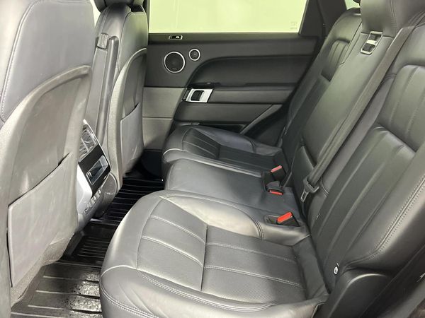2022-Land-Rover-Range-Rover-Sport-30-D-HSE-190kW image:3