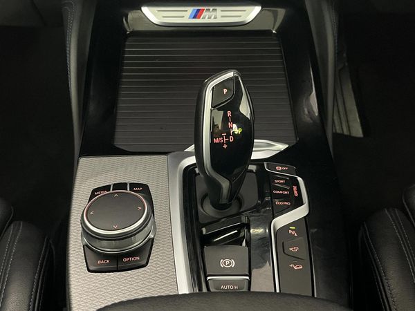 2020-BMW-X4-M40i image:10