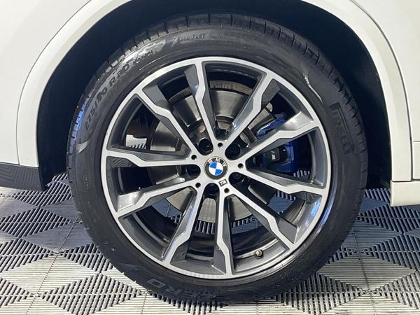 2020-BMW-X4-M40i image:7