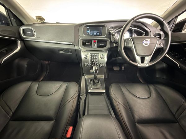 2016-Volvo-V40-CC-D4-Elite-Auto image:1