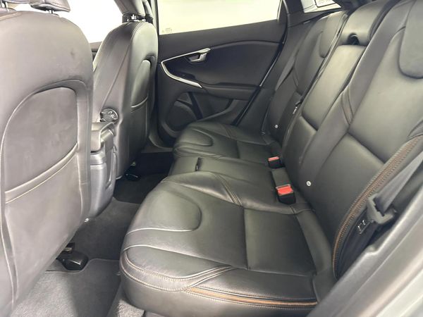 2016-Volvo-V40-CC-D4-Elite-Auto image:3