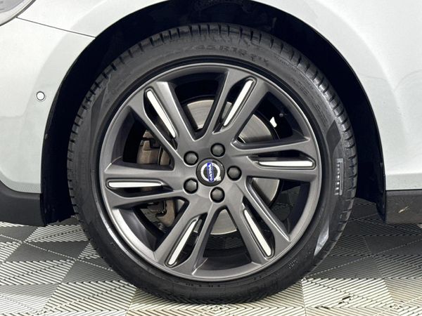 2016-Volvo-V40-CC-D4-Elite-Auto image:4