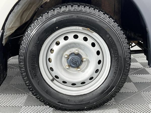 2021-Toyota-Hilux-20-VVTi-Single-Cab image:3