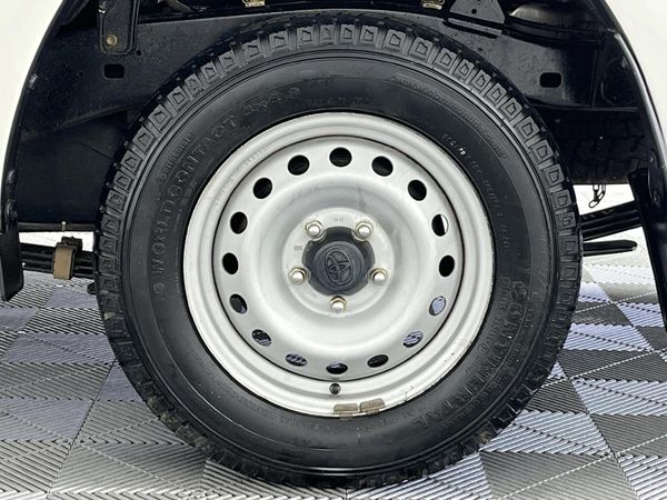 2021-Toyota-Hilux-20-VVTi-Single-Cab image:4