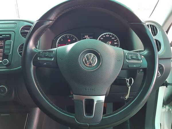 2015-Volkswagen-Tiguan-20-TDI-Bluemotion-Trend-Fun image:13