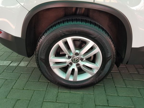 2015-Volkswagen-Tiguan-20-TDI-Bluemotion-Trend-Fun image:5