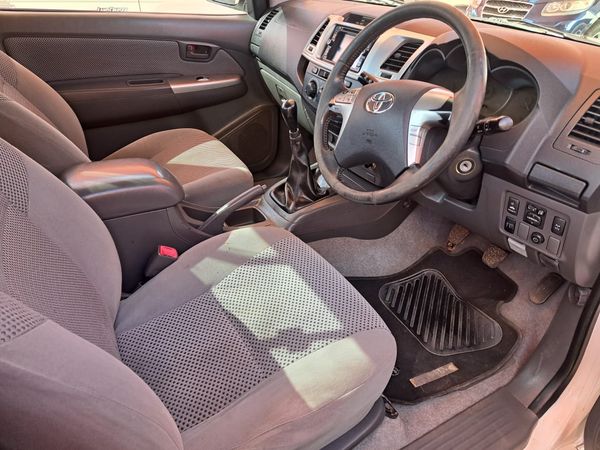 2013-Toyota-Hilux-27-VVTi-Raider-Raised-Body-Single-Cab image:3