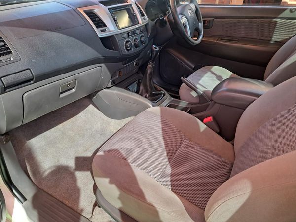 2013-Toyota-Hilux-27-VVTi-Raider-Raised-Body-Single-Cab image:5