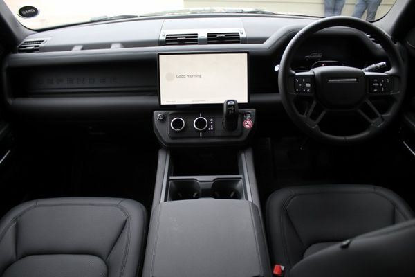 2026-Land-Rover-Defender-110-D250-X-Dynamic-SE image:13