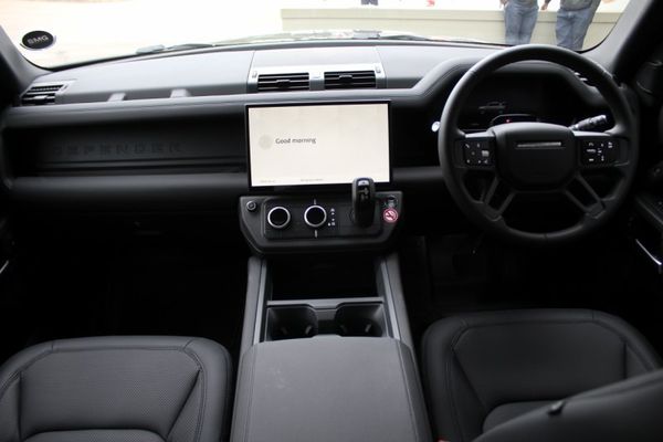 2026-Land-Rover-Defender-110-D250-X-Dynamic-SE image:14