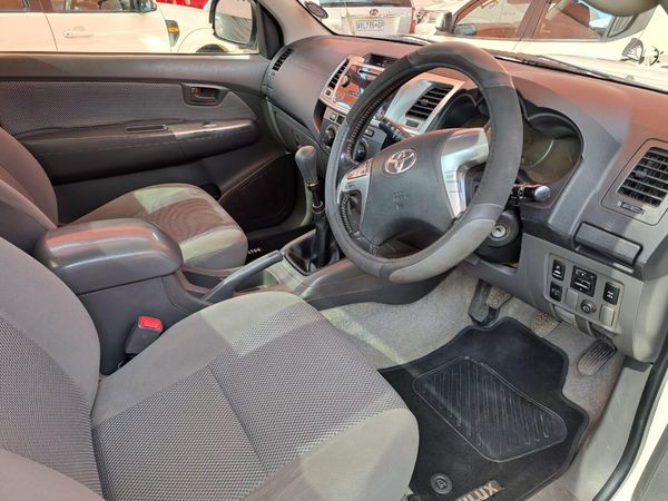2014-Toyota-Hilux-30-D-4D-Raider-Raised-Body-Single-Cab image:4
