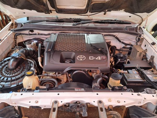 2014-Toyota-Hilux-30-D-4D-Raider-Raised-Body-Single-Cab image:5