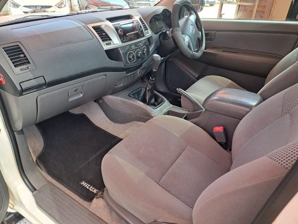 2014-Toyota-Hilux-30-D-4D-Raider-Raised-Body-Single-Cab image:6