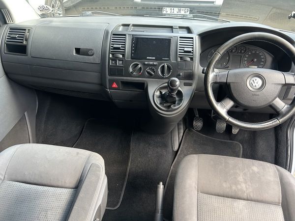 2008-Volkswagen-Kombi-19-TDI image:10