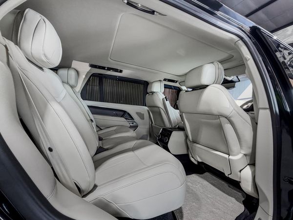 2023-Land-Rover-Range-Rover-44-LWB-Autobiography image:13