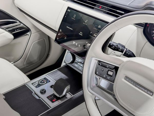 2023-Land-Rover-Range-Rover-44-LWB-Autobiography image:15