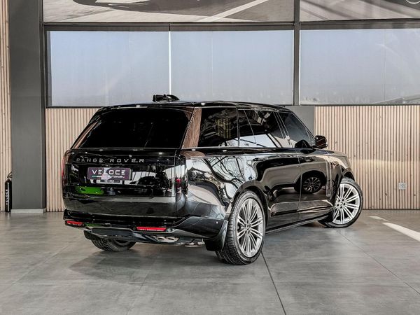 2023-Land-Rover-Range-Rover-44-LWB-Autobiography image:3
