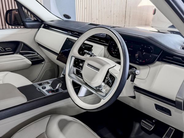 2023-Land-Rover-Range-Rover-44-LWB-Autobiography image:6