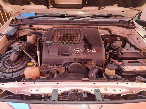 2011-Toyota-Fortuner-30-D-4D-Raised-Body-Auto image:7