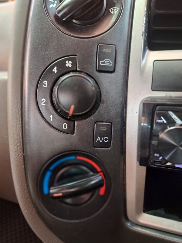 2014-Hyundai-H100-Bakkie-26D-Dropside image:9