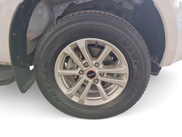 2023-Isuzu-D-Max-19-DDI-LS-4x4-Auto-Double-Cab image:12