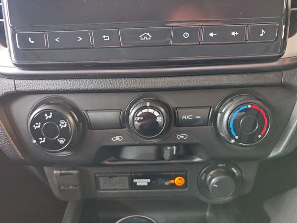 2023-Isuzu-D-Max-19-DDI-LS-4x4-Auto-Double-Cab image:16