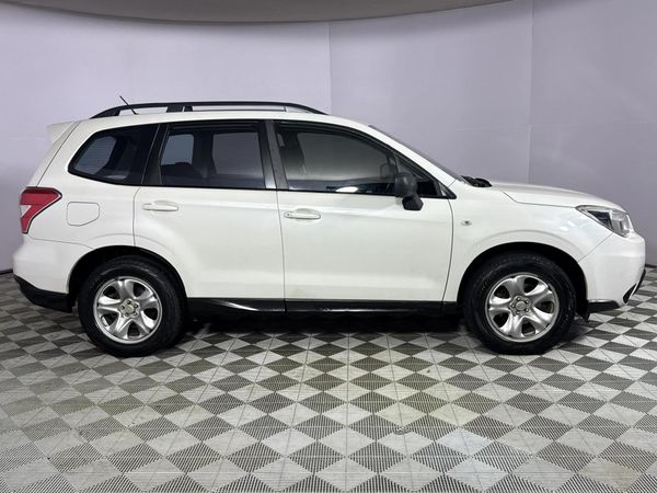 2014-Subaru-Forester-25-X-Auto image:16