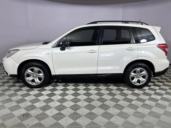 2014-Subaru-Forester-25-X-Auto image:18