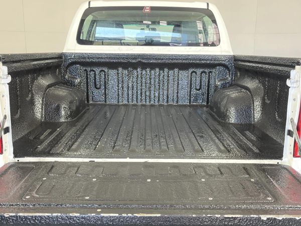 2023-Toyota-Hilux-24-GD-6-SR-4x4-Double-Cab image:12